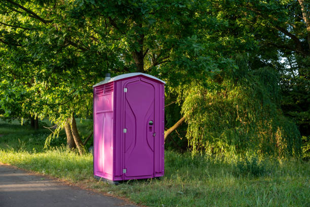 Best Porta potty delivery and setup  in Cayuga, IN